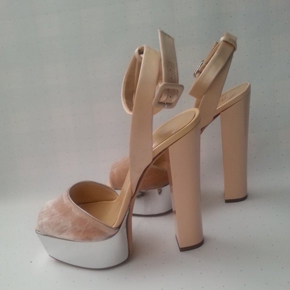 Betty Platform Velvet Sandal - Picture 4 of 8